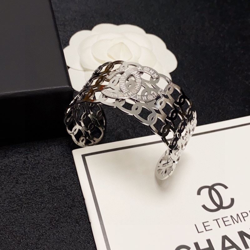 Ch**el bracelets